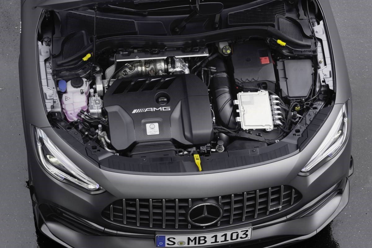 前沿汽车资讯:2021 mercedes-amg gla 45 4matic  在引擎盖下包装更多