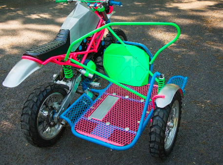 将这辆杜卡迪ST4改装成狂野的三轮摩托车