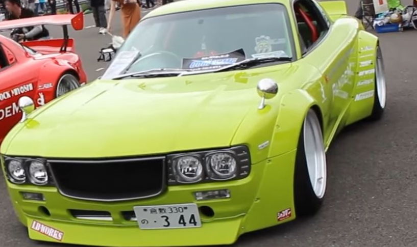 Pandem Mazda RX-7看起来像RX-3