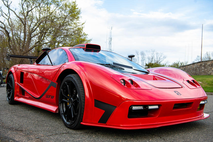 基于克尔维特（Corvette）的套件车看起来像是一辆廉价超级跑车