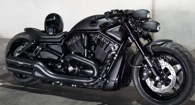 DD Designs定制的Harley-Davidson Night Rod宽且被完全谋杀