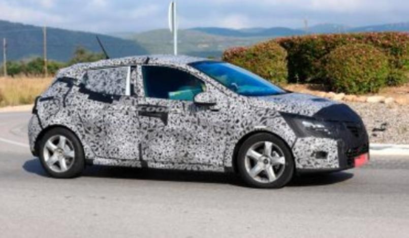 2020雷诺Clio Spied看起来更熟悉 因为它掉了填充迷彩
