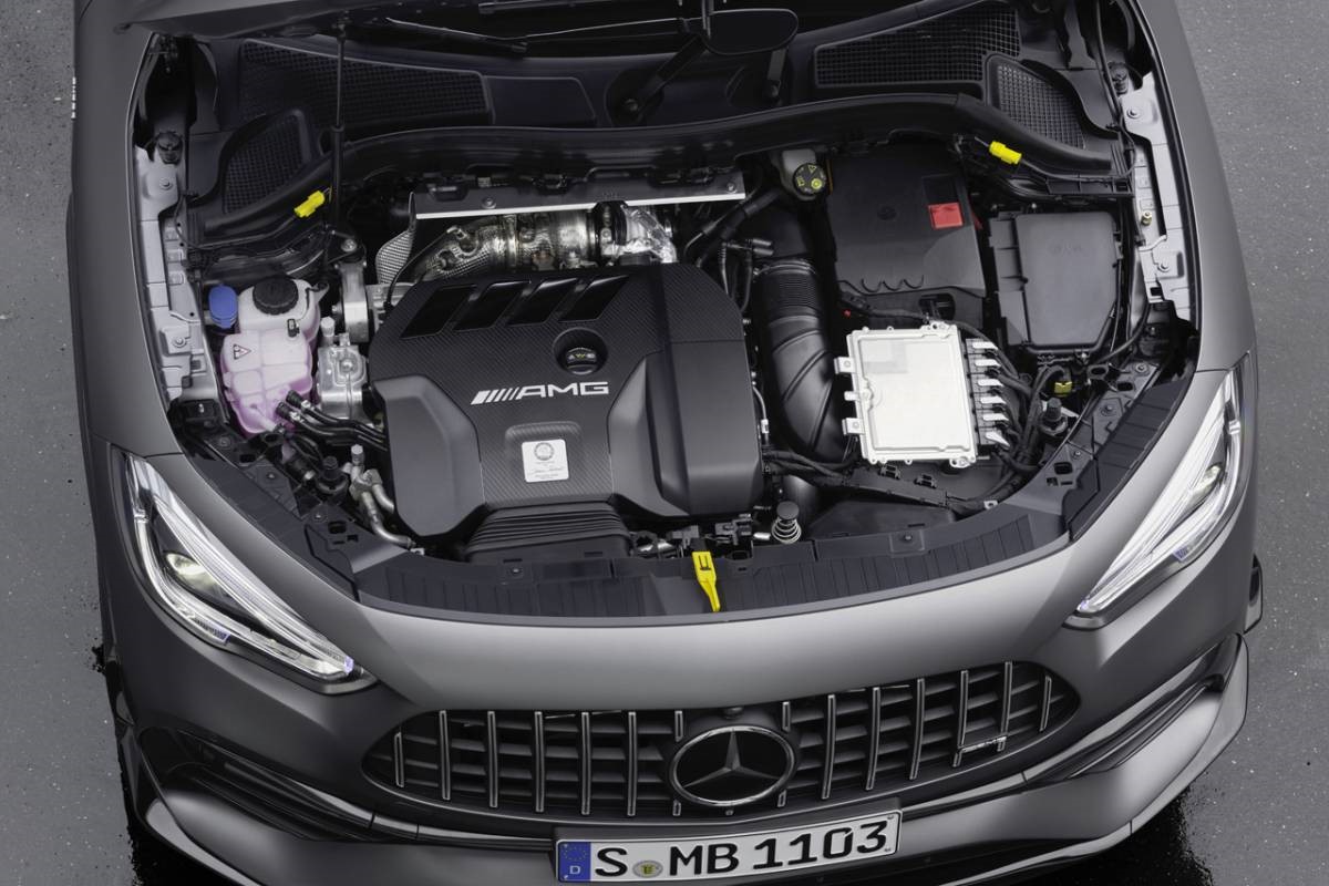 2021 Mercedes-AMG GLA 45 4MATIC +在引擎盖下包装更多马力