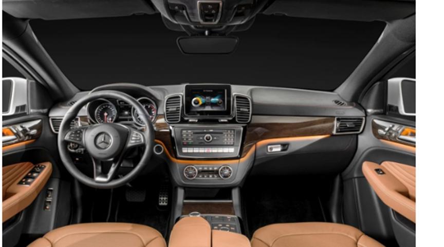 2020款奔驰GLE控制面板将使用最初在E级轿车中使用的大型双屏设置