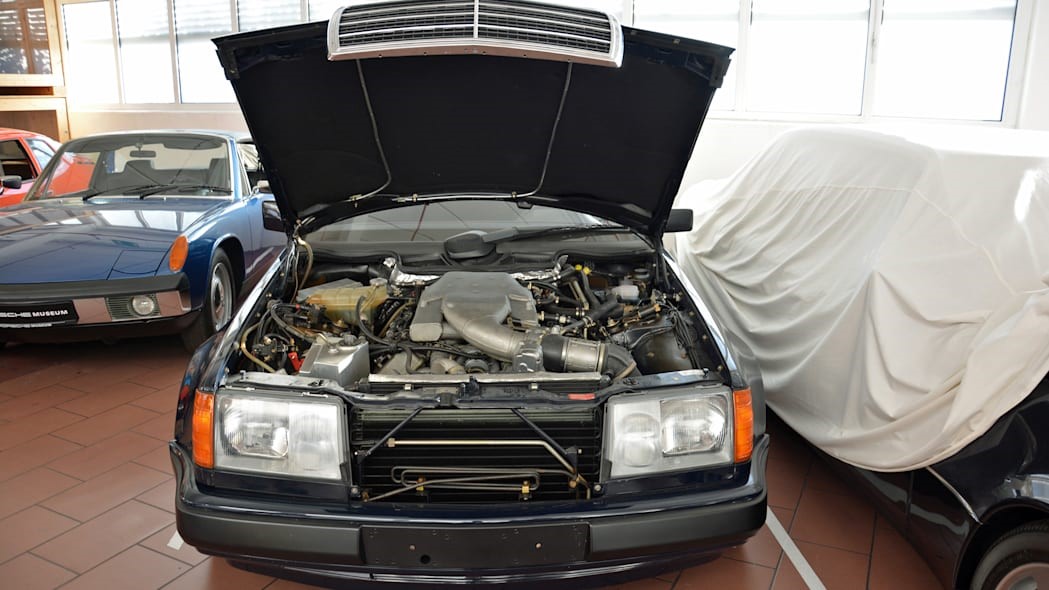 989原型车展示了保时捷在1988年如何构想出911型轿车