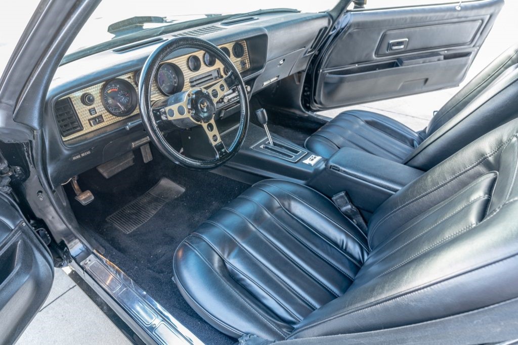 伯特·雷诺兹（Burt Reynolds）的1977年Pontiac Trans Am拍卖行拍得$ 172K