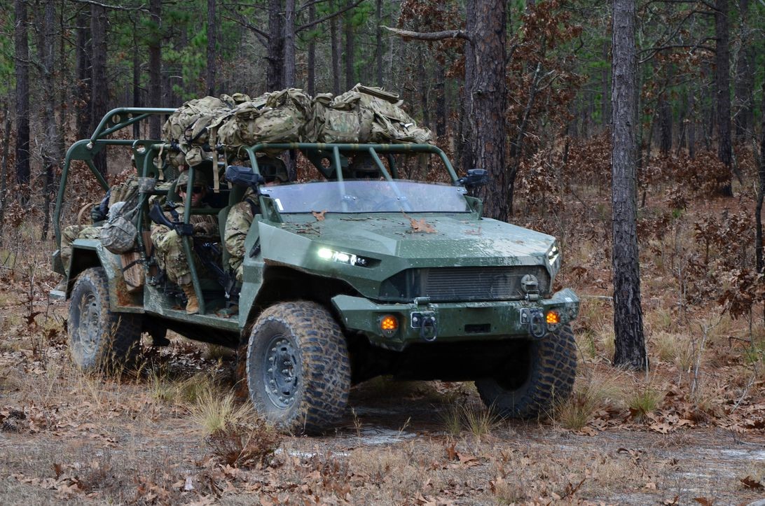 通用汽车向美国陆军交付首批基于雪佛兰科罗拉多ZR2的步兵车