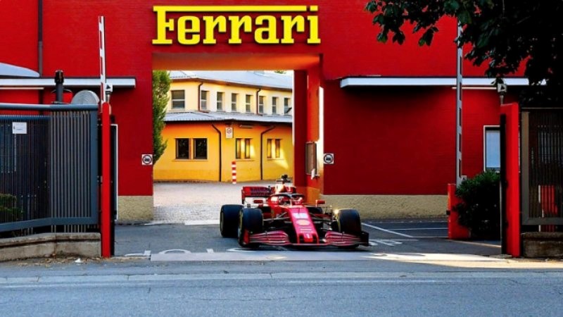 前沿汽车资讯 勒克莱尔 Leclerc 驾驶f1法拉利 F1 Ferrari 从工厂穿过小镇到测试轨道 掌上汽车网 前沿汽车资讯 勒克莱尔 Leclerc 驾驶f1法拉利 F1 Ferrari 从工厂穿过小镇到测试轨道 掌上汽车网