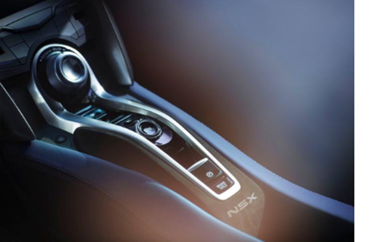 2020 NSX车型均采用新的车身颜色前格栅装饰和前格栅环绕