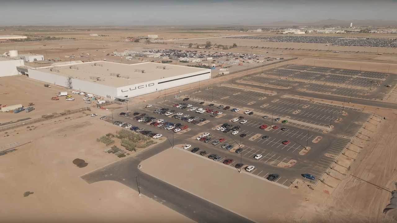 空中发射前参观亚利桑那州的Lucid Motors工厂