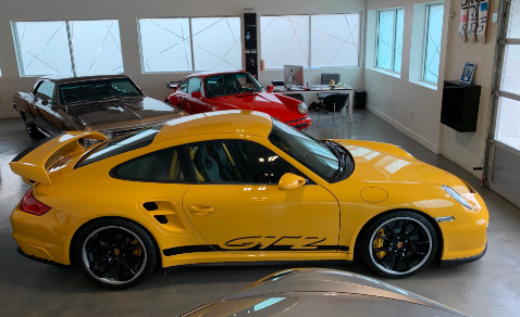 保时捷911 GT2是经典的车型