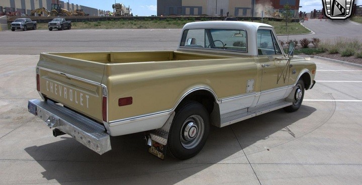 1968年雪佛兰C20金色周年纪念是一款价格不菲的复古皮卡车