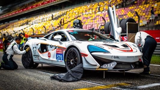 迈凯轮570S GT4正式成为620R这是有史以来最强大的跑车系列