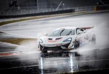 前沿汽车资讯:迈凯轮570S GT4正式成为620R这是有史以来最强大的跑车系列