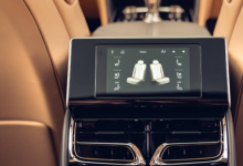 前沿汽车资讯:Bentley Flying Spur触摸屏遥控器为后排乘客提供更多控制