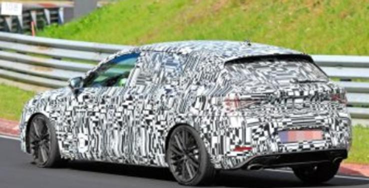 241 HP Cupra Leon插入式混合动力舱口遇见纽伯格林
