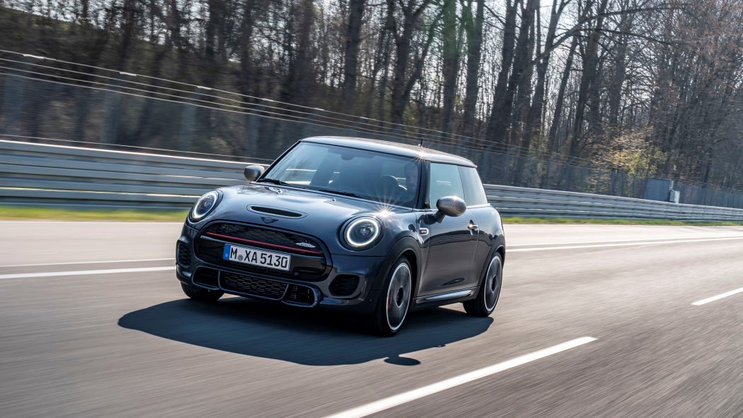 John Cooper Works GP Pack将有力的视觉提示转移到Mini JCW