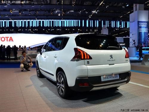 2020年欧
宝Grandland X Hybrid4被公认为是汽车制造商的首款PHEV