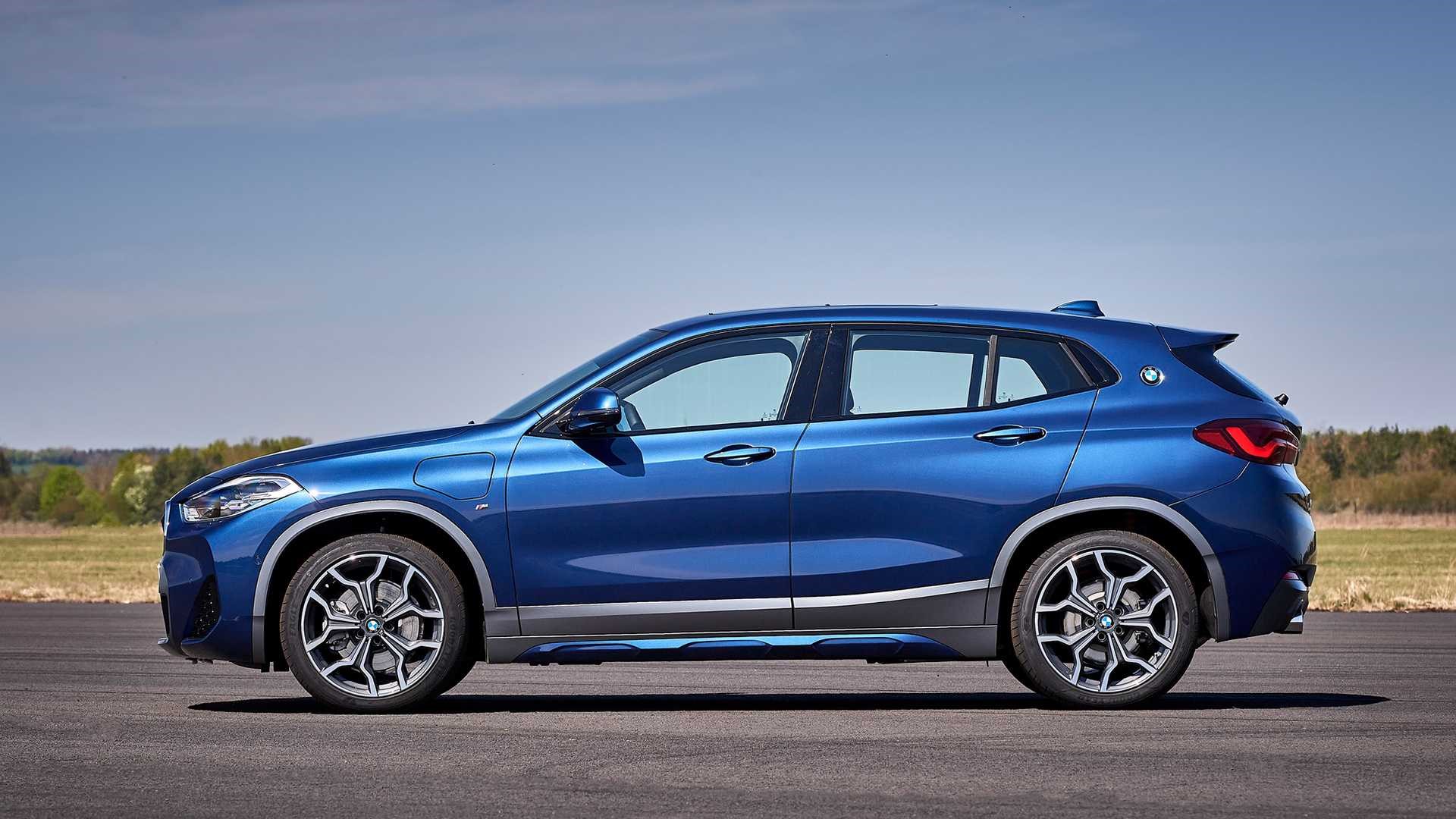 BMW X2 xDrive25e是一款稀有的PHEV跨界车，具有35英里的续航里程