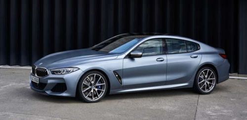 宝马8系第一版是V8动力带有独家宝马单个零件