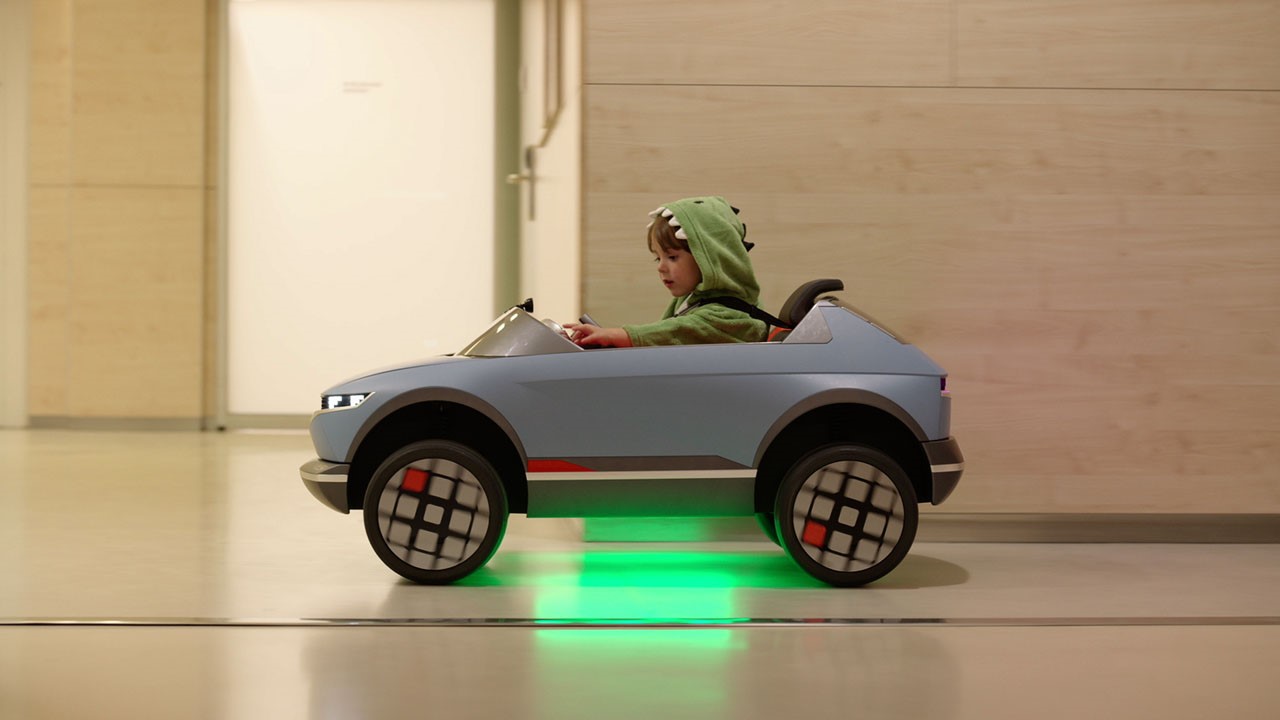 现代Mini 45 EV是一款人工智能驱动的儿童玩具