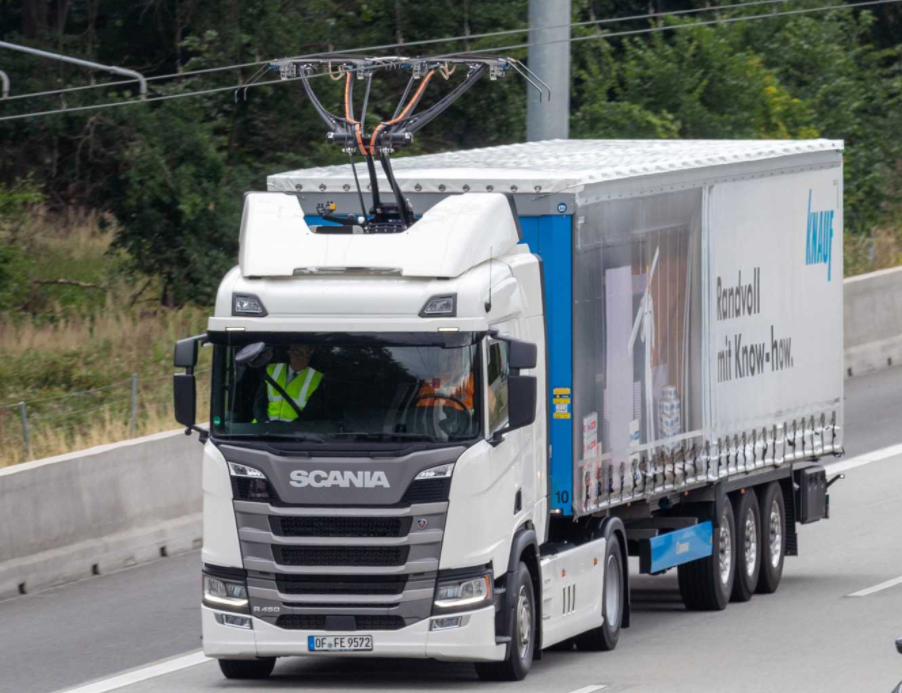 德国:A5高速公路为xEV卡车铺设了悬链线
