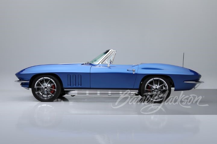 1966年Corvette敞篷车是一辆复古的现代跑车