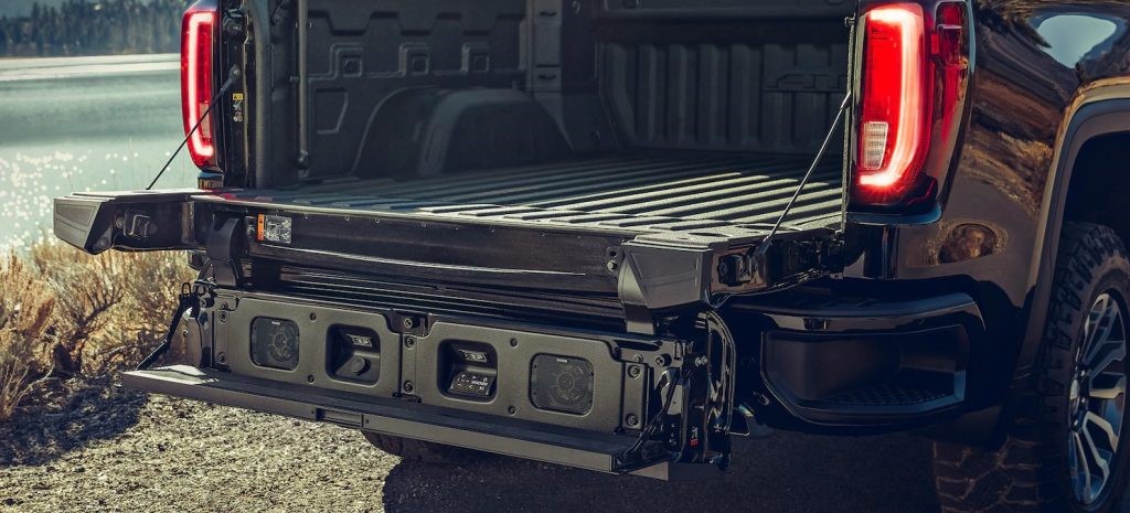 2022 GMC悍马EV MultiPro尾门获得可选的Kicker扬声器