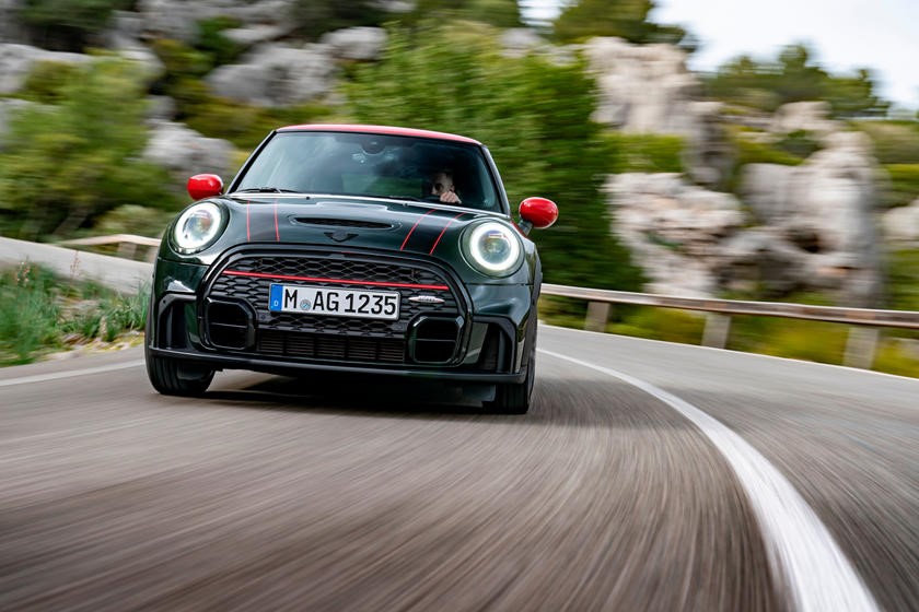 2022年Mini John Cooper Works硬顶配备了更多标准技术