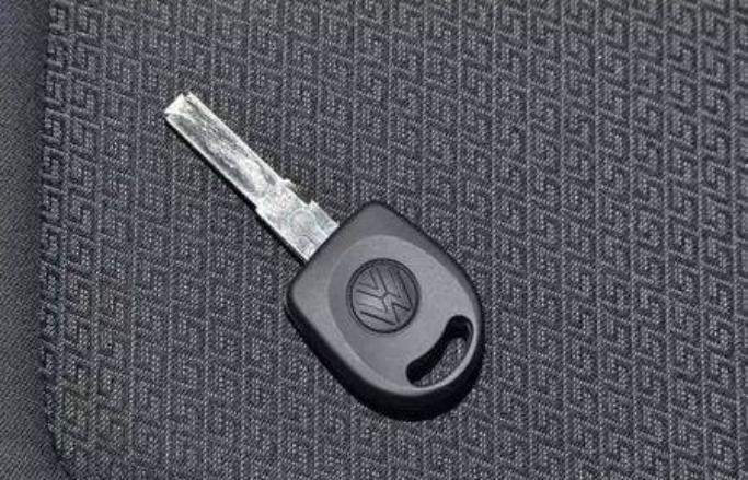 车钥匙丢了怎么办，几招教你化解车钥匙丢失的尴尬！